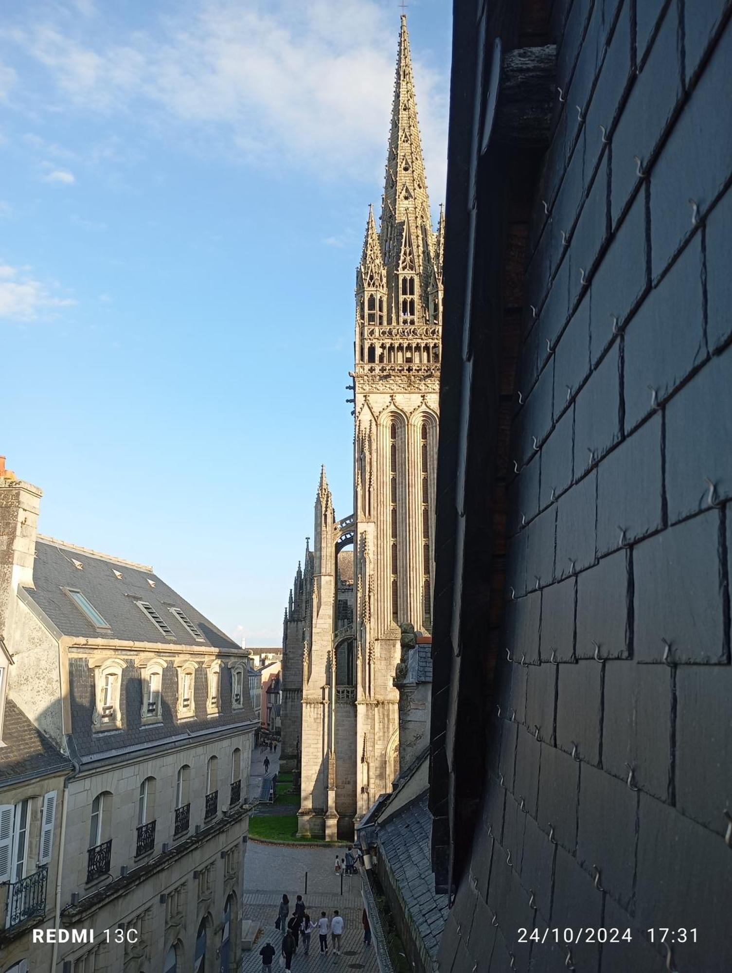 Escapade Romantique Sous Les Toits De Kereon - Centre Historique, Rue Pietonne Quimper Exterior photo