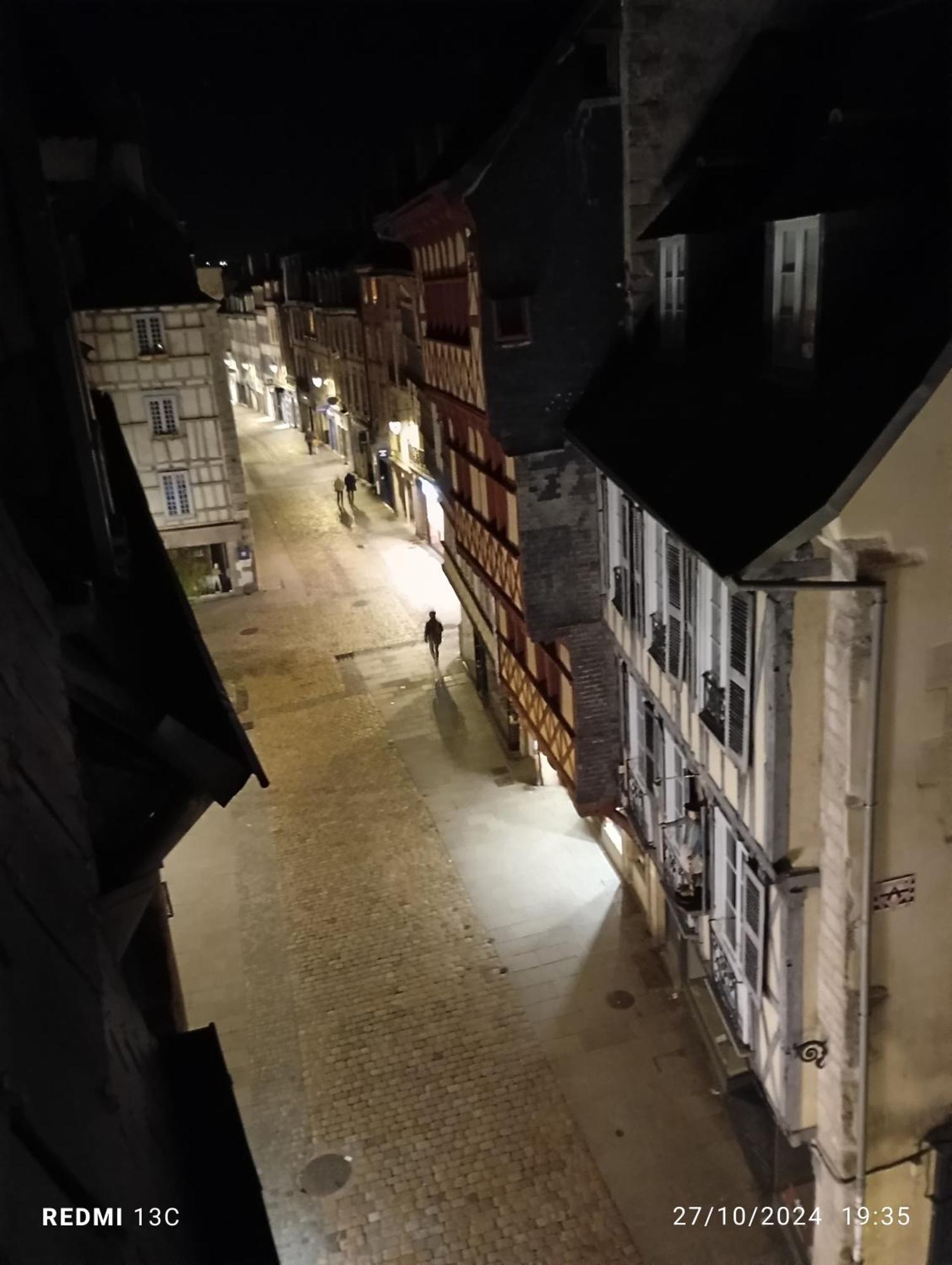 Escapade Romantique Sous Les Toits De Kereon - Centre Historique, Rue Pietonne Quimper Exterior photo